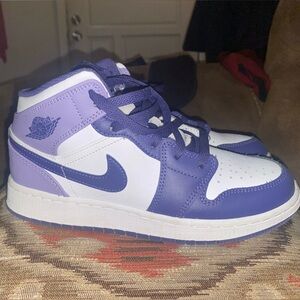 Air Jordan 1 mid Light Purple & Dark purple